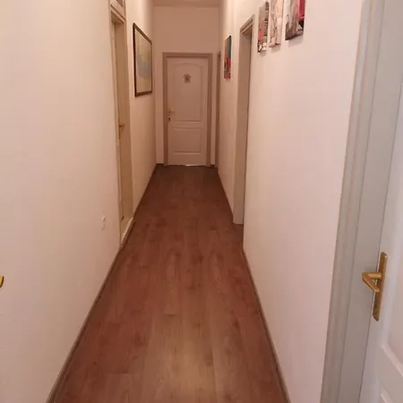 Relax Apartmanhaz * Balatonalmádi