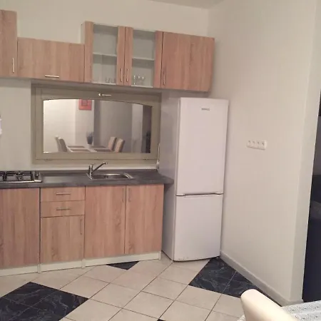 Relax Apartmanhaz Guest house Balatonalmadi