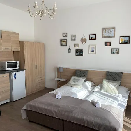 Relax Apartmanhaz * Balatonalmádi