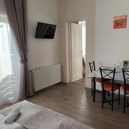 Relax Apartmanhaz Guest house *