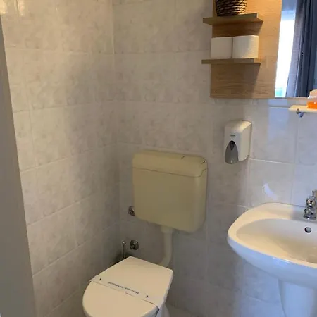 Πανσιόν Relax Apartmanhaz Balatonalmádi