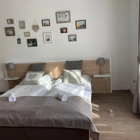 Relax Apartmanhaz Balatonalmádi