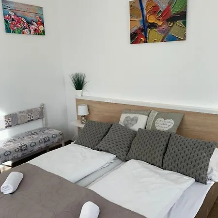 Πανσιόν Relax Apartmanhaz *
